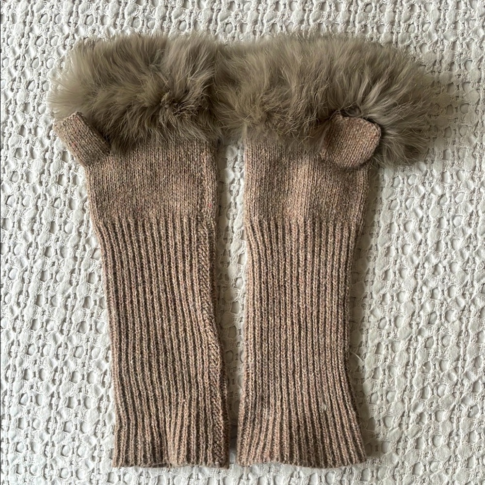 Faux Fur Trimmed Fingerless Gloves